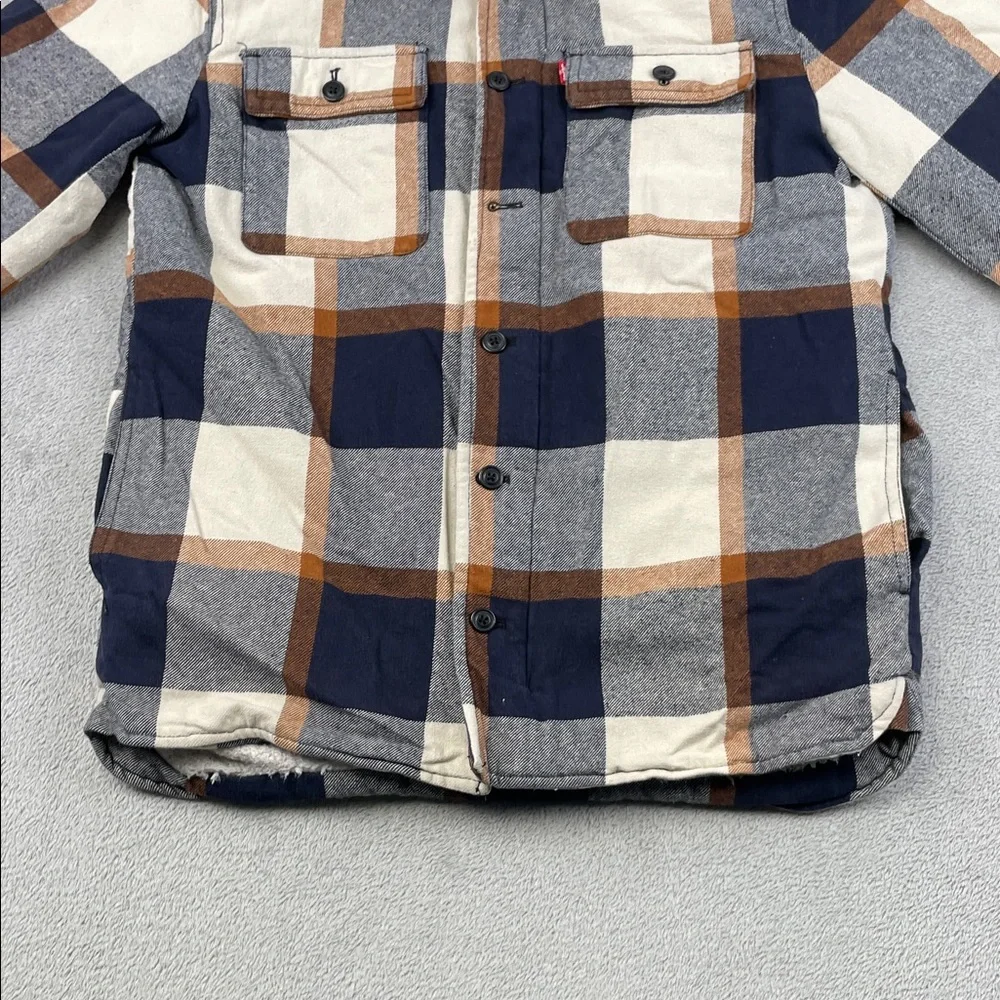 Levi S Men's Plaid Sherpa‎ Lined Flannel Jacket with Hood Missing Button Shacket